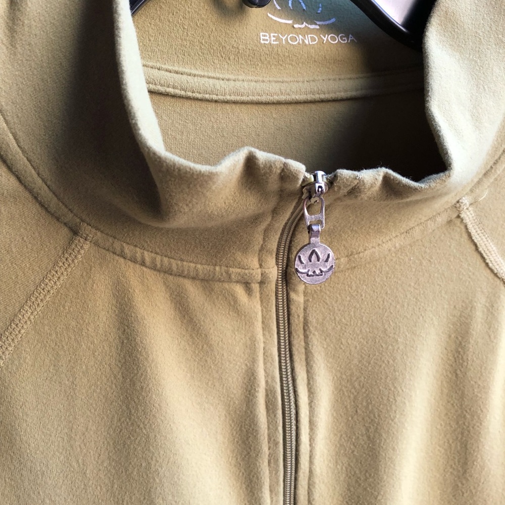 Soft yoga zippered cover up